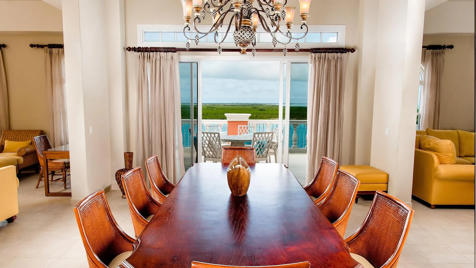 Blue Haven Resort- All Inclusive Grace Bay 4*,  Iles Turques et Caïques